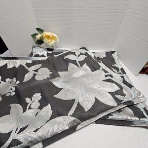 2 Martha Stewart Gray Blue White Standard Pillow Case Lot Floral Flower